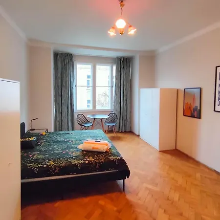 Retro Apartmentments Lobzowska Street Apartment *