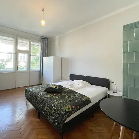 Retro Apartmentments Lobzowska Street Апартаменты *